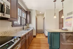 17 Lincoln St, Newport, RI 02840 - Photo 15