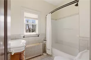 17 Lincoln St, Newport, RI 02840 - Photo 25