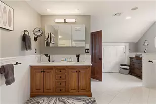 23 Clinton St, Newport, RI 02840 - Photo 29