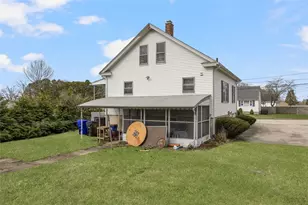 93 Harding St, West Warwick, RI 02893 - Photo 7