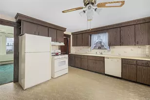 93 Harding St, West Warwick, RI 02893 - Photo 13