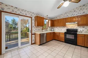 285 Randall Ave, Warwick, RI 02889 - Photo 9