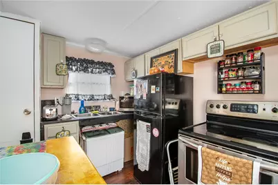 719 Forest Park, Middletown, RI 02842 - Photo 9