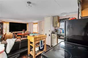 719 Forest Prk, Middletown, RI 02842 - Photo 7