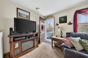 22 Connecticut Ave, Middletown, RI 02842 - Photo 5