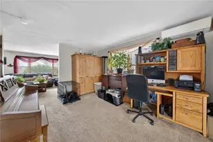 22 Connecticut Ave, Middletown, RI 02842 - Photo 9