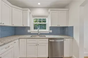 47 Knollwood Ave, Cranston, RI 02910 - Photo 19