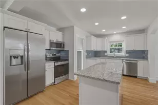 47 Knollwood Ave, Cranston, RI 02910 - Photo 17