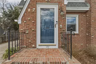 47 Knollwood Ave, Cranston, RI 02910 - Photo 9