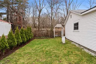 2444 Hartford Ave, Johnston, RI 02919 - Photo 19