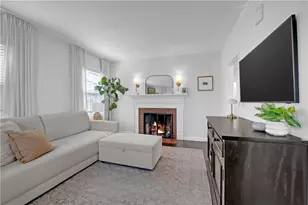 42 Victoria Ave, Cranston, RI 02920 - Photo 5