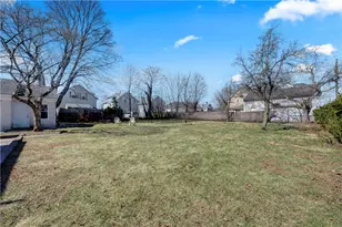 42 Victoria Ave, Cranston, RI 02920 - Photo 23