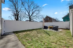 42 Victoria Ave, Cranston, RI 02920 - Photo 23