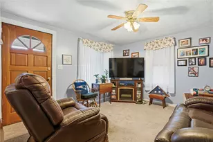 26 Pembroke Ave, Pawtucket, RI 02860 - Photo 5