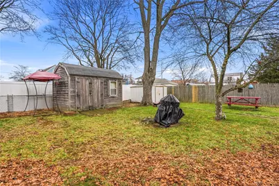 26 Pembroke Avenue, Pawtucket, RI 02860 - Photo 29