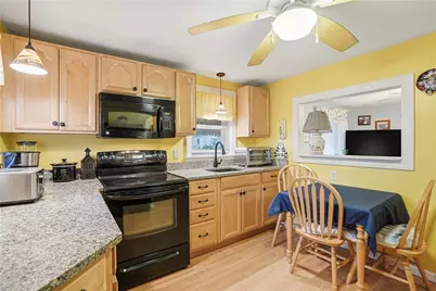 26 Pembroke Avenue, Pawtucket, RI 02860 - Photo 13