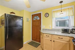 26 Pembroke Ave, Pawtucket, RI 02860 - Photo 17