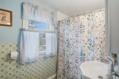 26 Pembroke Avenue, Pawtucket, RI 02860 - Photo 19