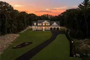 35 Beech Crest Rd, East Greenwich, RI 02818 - Photo 3