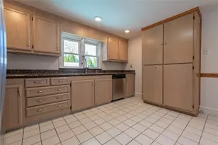 47 Amsterdam Ave, Warwick, RI 02889 - Photo 11