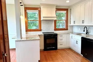 61 E Bowery St, Newport, RI 01840 - Photo 1