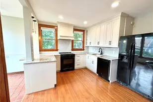 61 E Bowery St, Newport, RI 01840 - Photo 7