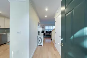 61 Clinton St, Newport, RI 02840 - Photo 3