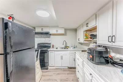 115 Hughes Avenue, Pawtucket, RI 02861 - Photo 21