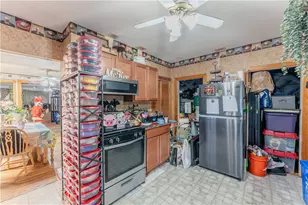 115 Hughes Ave, Pawtucket, RI 02861 - Photo 29