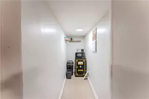 115 Hughes Ave, Pawtucket, RI 02861 - Photo 27