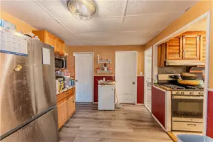 115 Hughes Ave, Pawtucket, RI 02861 - Photo 11