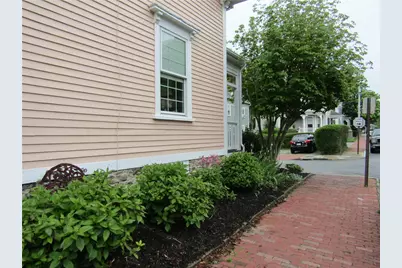 22 Mount Vernon Street #C, Newport, RI 02840 - Photo 5