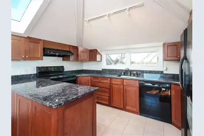 22 Mount Vernon Street #C, Newport, RI 02840 - Photo 9