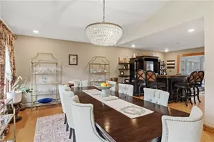 8 Crabapple Ln, Smithfield, RI 02828 - Photo 13