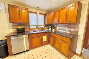 194 Progress Ave, Providence, RI 02909 - Photo 9