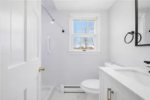 4 Longmeadow Ave, Middletown, RI 02842 - Photo 21