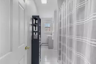 384 Valley Rd, Middletown, RI 02842 - Photo 11