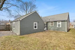 49 Cove St, Pawtucket, RI 02861 - Photo 3