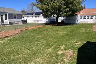 65 Ferncrest Dr, Pawtucket, RI 02861 - Photo 3