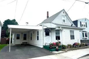 23 Rock St, Bristol, RI 02809 - Photo 1