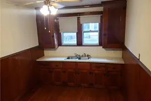 36 Roberts St, Woonsocket, RI 02895 - Photo 5