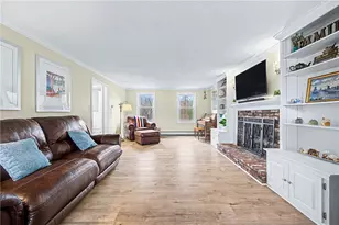 385 W Wrentham Rd, Cumberland, RI 02864 - Photo 19