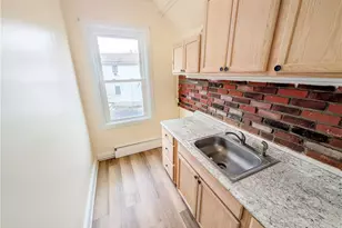 53 Bancroft St, Providence, RI 02909 - Photo 9