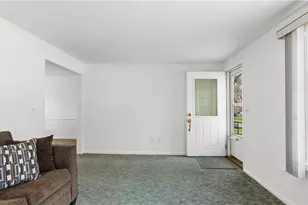 71 Evergreen Rd, North Kingstown, RI 02852 - Photo 9