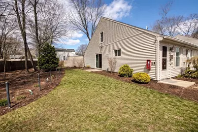 565 Smithfield Road #D8, North Providence, RI 02904 - Photo 13