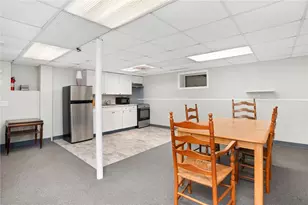 1040 Cranston St, Cranston, RI 02910 - Photo 15