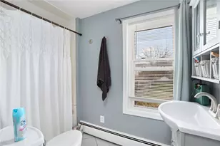 1040 Cranston St, Cranston, RI 02910 - Photo 7