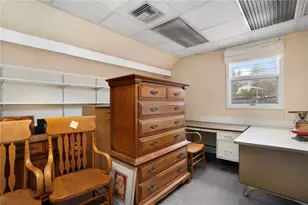 1040 Cranston St, Cranston, RI 02910 - Photo 29