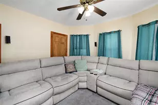 34 Byron St, Cranston, RI 02920 - Photo 7