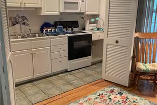 46 Chastellux Ave, Newport, RI 02840 - Photo 7